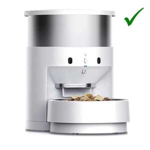 Automatic pet feeding